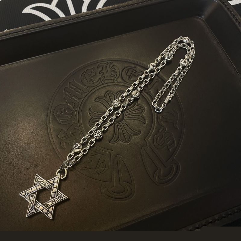 Ch**me He**ts necklaces